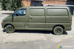 Фото 2 - Toyota Hiace 2003
