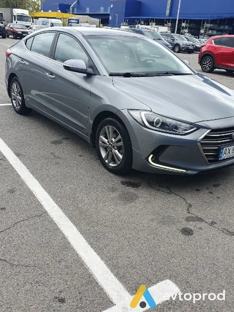 Фото 4 - Hyundai Elantra 2018
