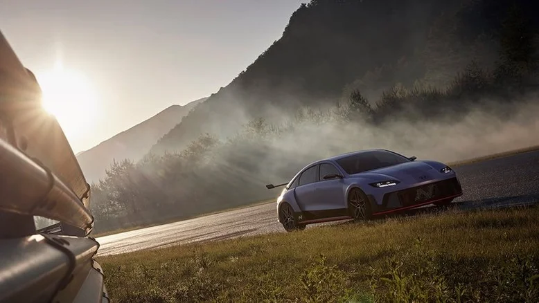 HYUNDAI N VISION 74 ТА RN22e