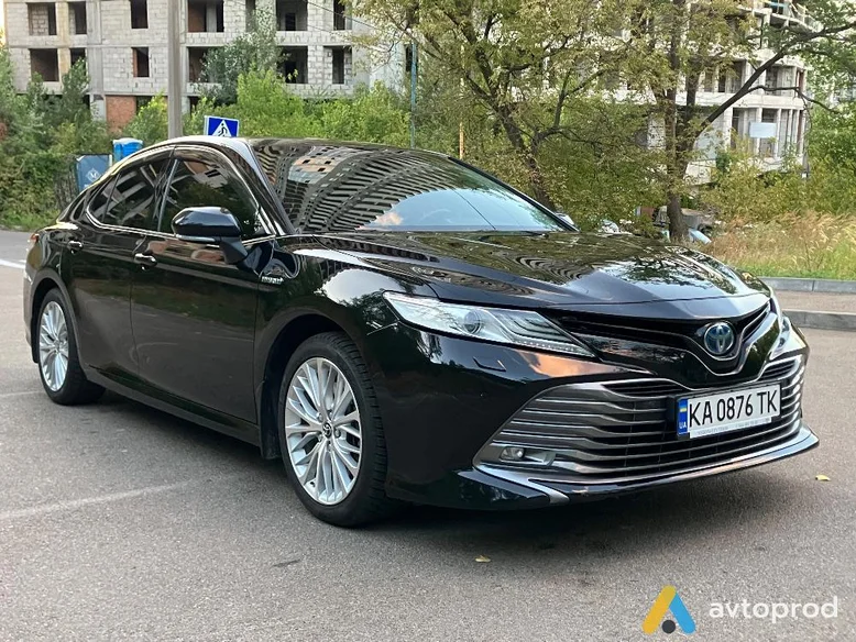 Photo 3 - Toyota Camry 2020