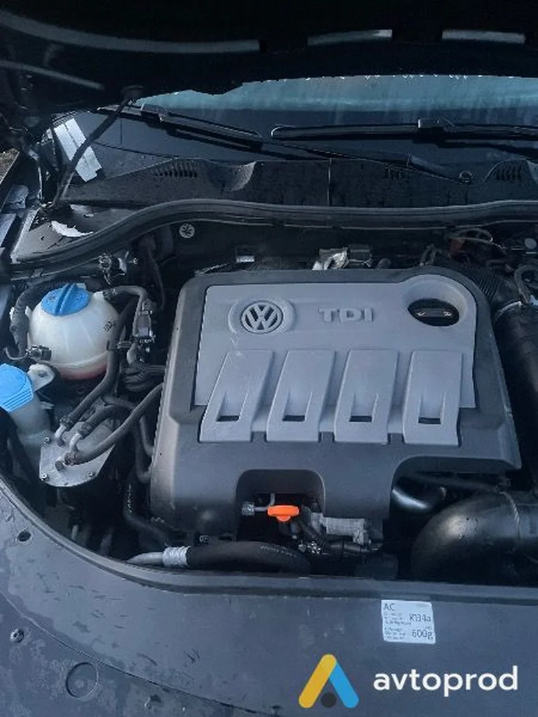 Фото 4 - Volkswagen Passat 2011