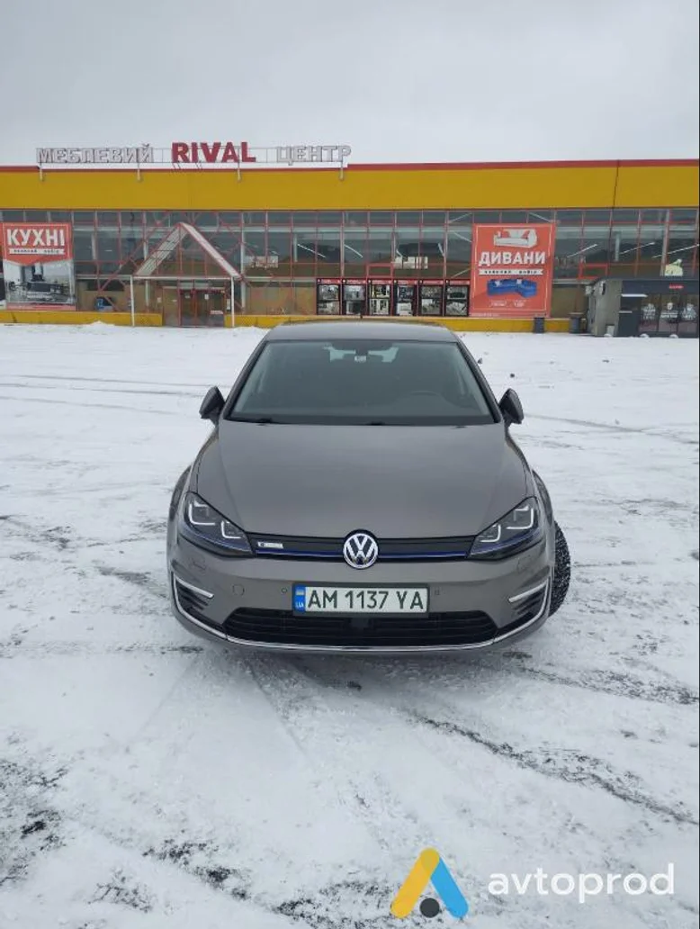 Photo 1 - Volkswagen Golf E 2016