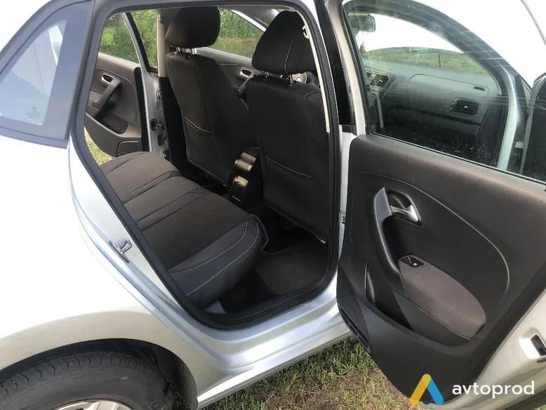 Photo 3 - Volkswagen Polo 2010