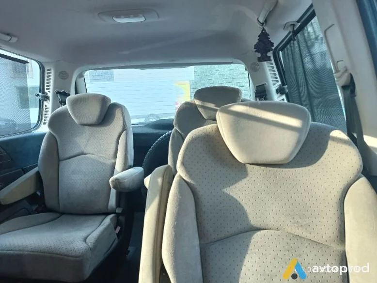 Фото 3 - Lancia Phedra 2004