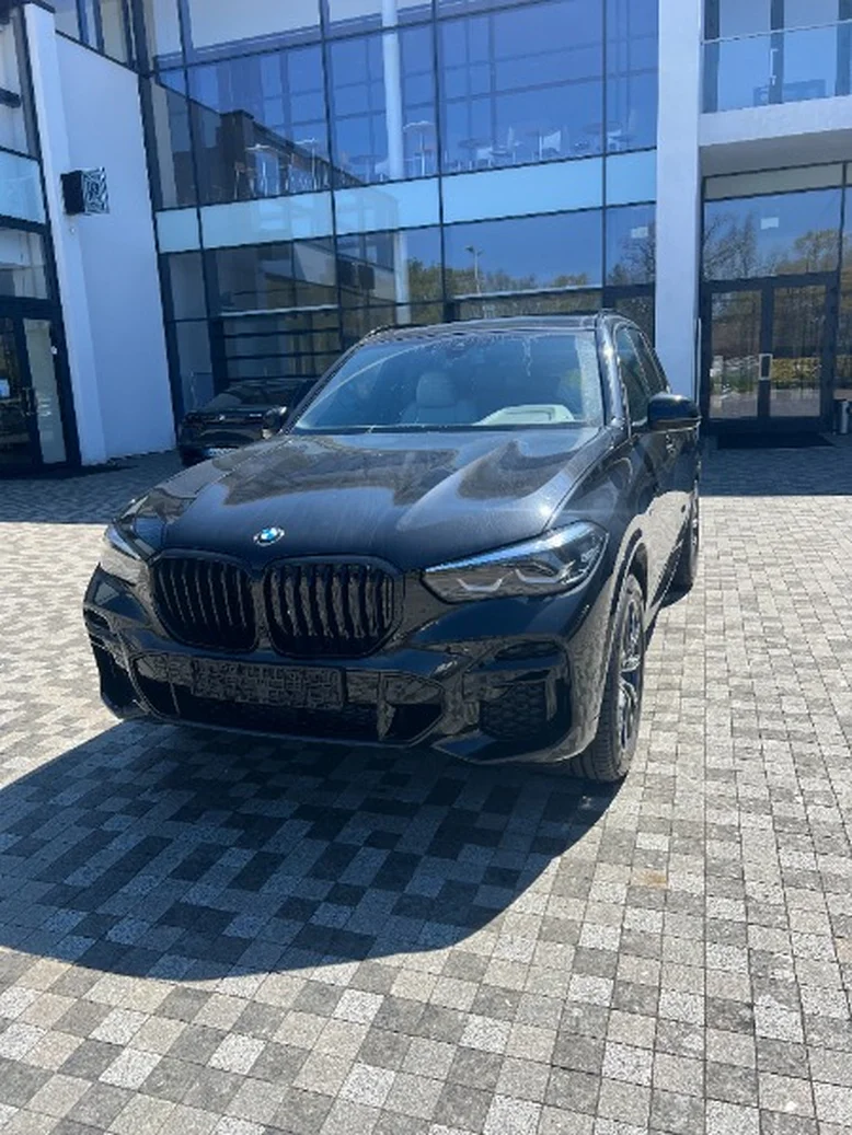 Фото 1 - BMW X5 2022