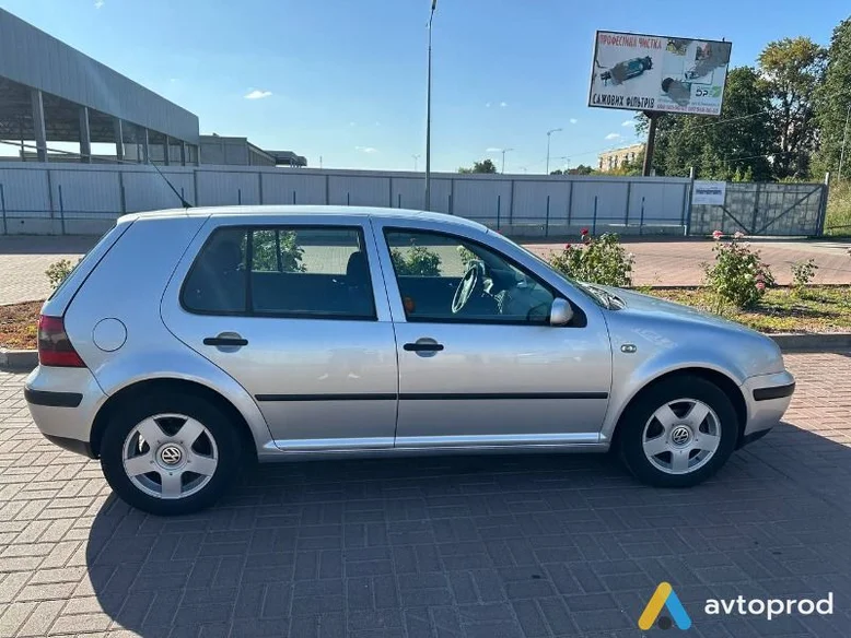 Фото 4 - Volkswagen Golf 2002