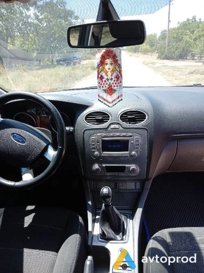 Фото 2 - Ford Focus 2010