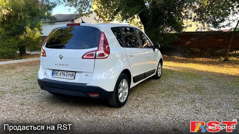 Фото 4 - Renault Scenic 2010