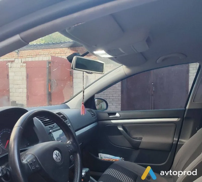 Фото 1 - Volkswagen Golf 2008