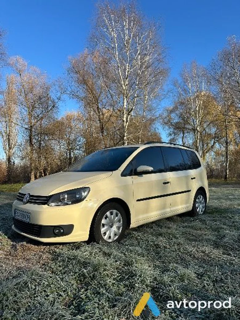 Фото 1 - Volkswagen Touran 2013