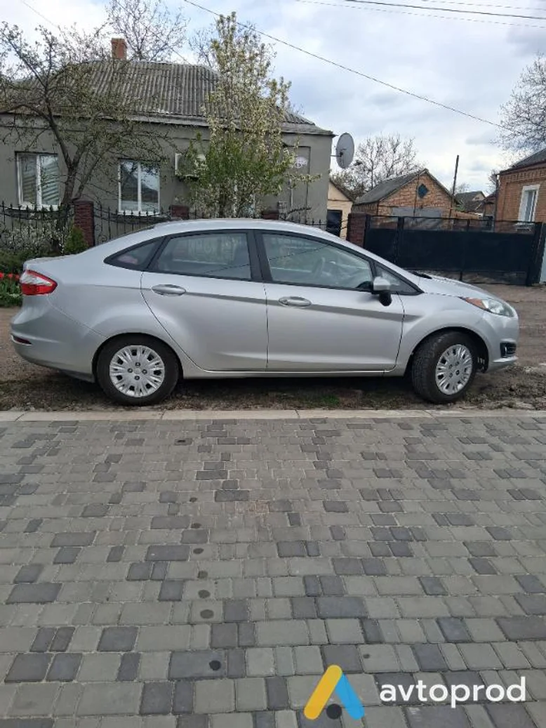 Фото 4 - Ford Fiesta 2014