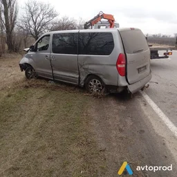 Photo 2 - Hyundai H-1 2011