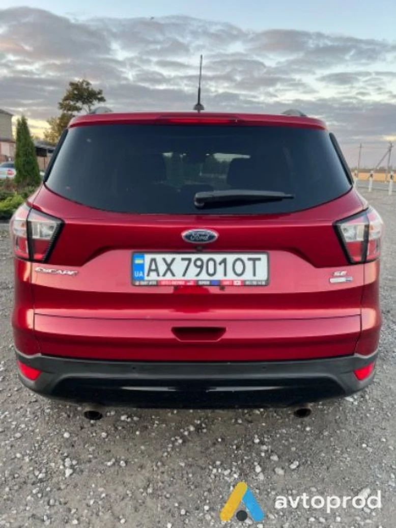 Фото 4 - Ford Escape 2017