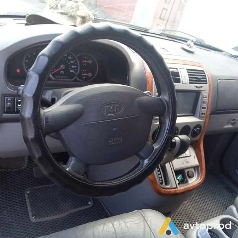 Фото 3 - Kia Carnival 2004