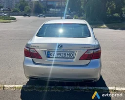 Фото 4 - Lexus LS 2010