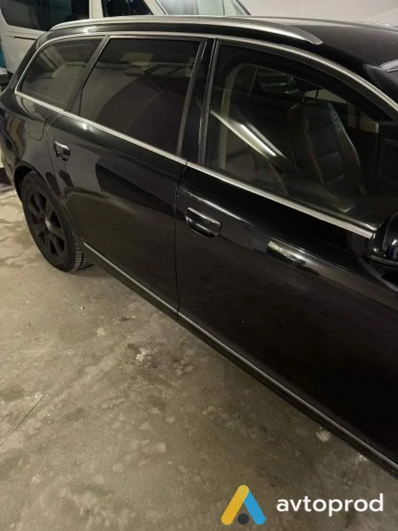 Фото 4 - Audi A6 2011