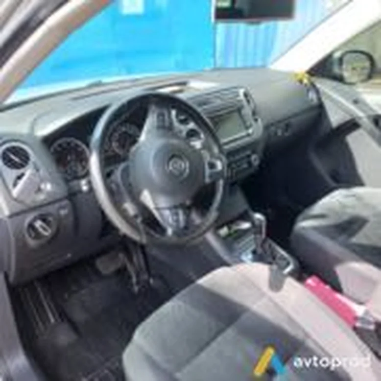 Фото 1 - Volkswagen Tiguan 2011