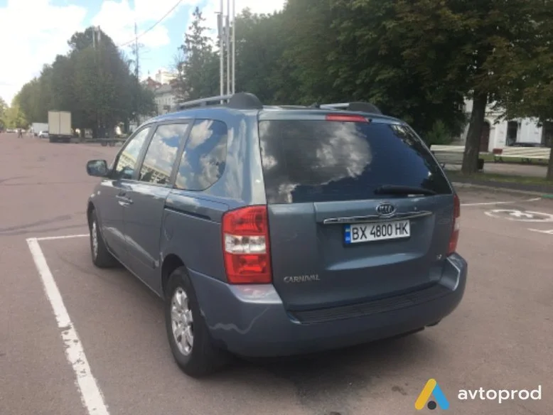 Фото 2 - Kia Carnival 2008
