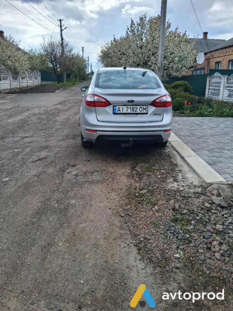 Фото 3 - Ford Fiesta 2014