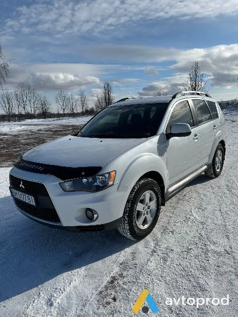 Фото 1 - Mitsubishi Outlander 2011