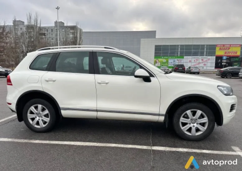 Фото 3 - Volkswagen Touareg 2010
