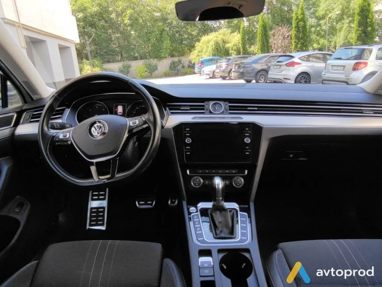 Фото 2 - Volkswagen Passat 2017