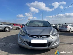 Photo 2 - Hyundai Elantra 2013