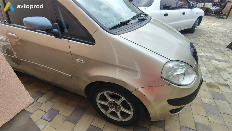 Фото 4 - Lancia Musa 2004