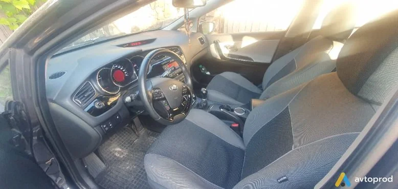 Фото 1 - Kia Cee'd 2012