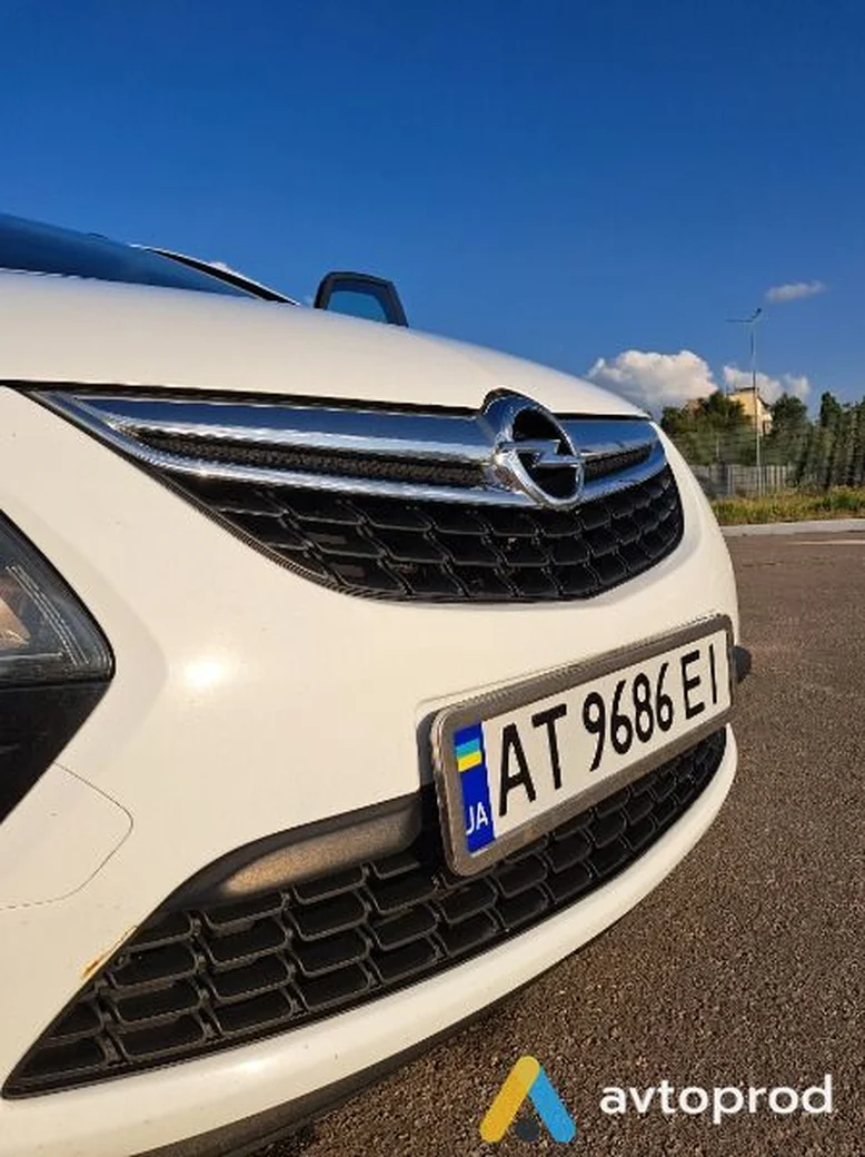 Фото 2 - Opel Zafira 2014