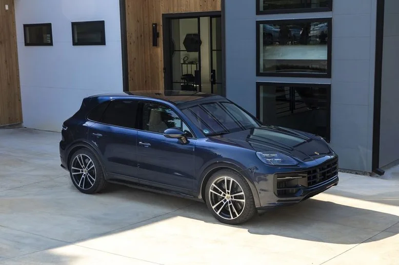 Porsche Cayenne GTS 2025