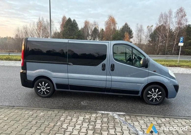 Фото 2 - Opel Vivaro 2011