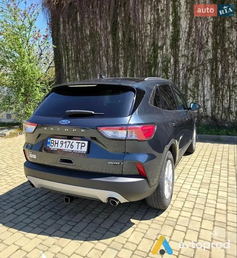 Фото 4 - Ford Escape 2022