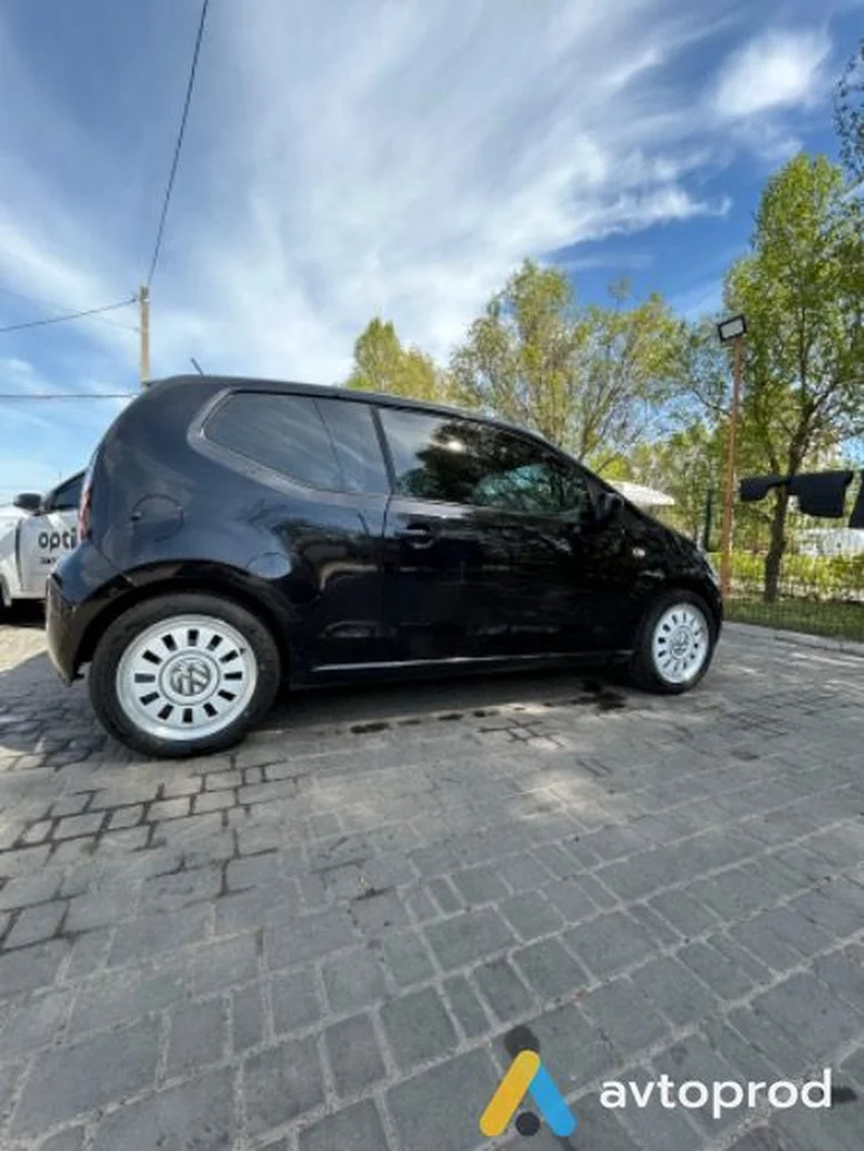 Фото 3 - Volkswagen Up! 2014