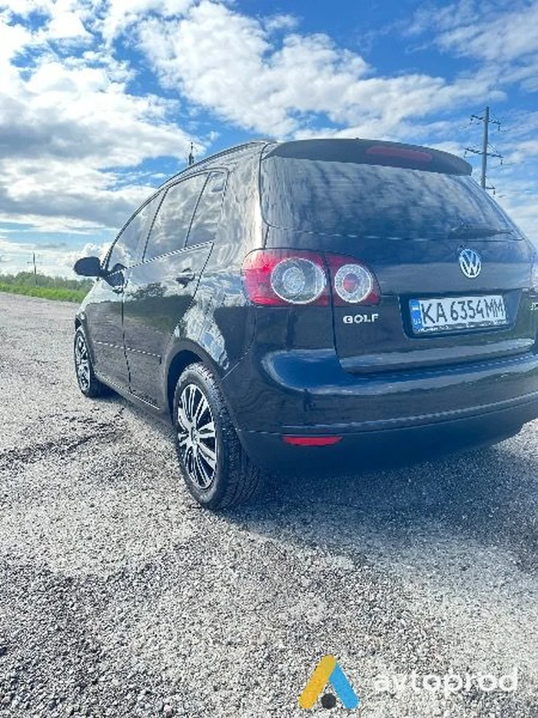 Фото 4 - Volkswagen Golf 2005