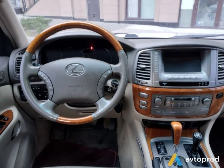 Фото 3 - Lexus LX 2001