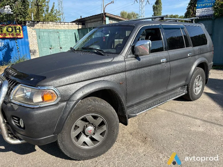 Photo 3 - Mitsubishi Pajero 2001