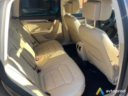 Photo 2 - Volkswagen Passat 2011