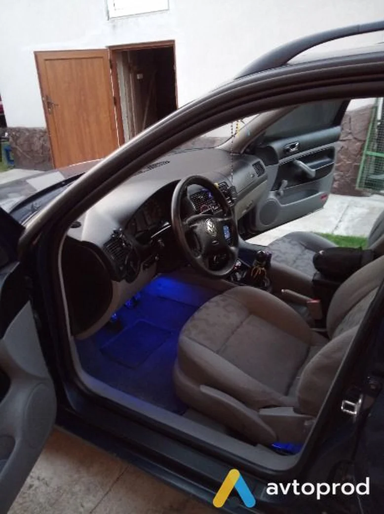 Фото 3 - Volkswagen Golf 2000