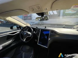 Photo 4 - Tesla Model S 2013