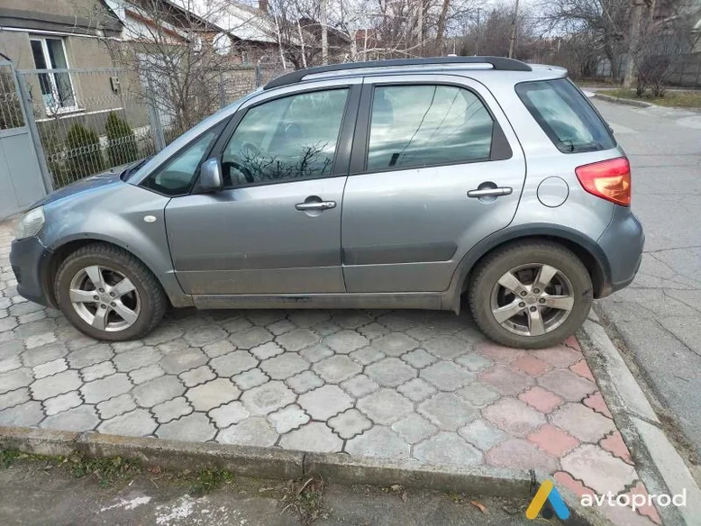 Фото 4 - Suzuki SX4 2011