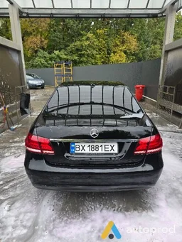 Photo 2 - Mercedes-Benz E-class 2015