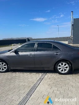 Photo 2 - Toyota Camry 2011