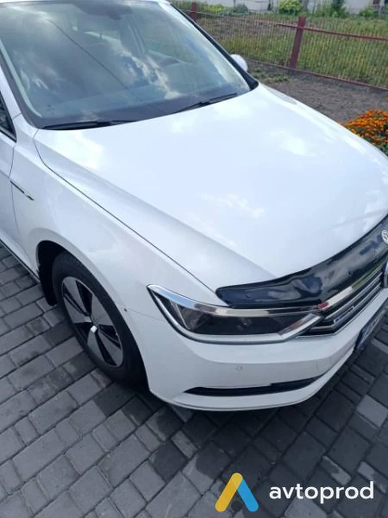 Фото 1 - Volkswagen Passat 2016