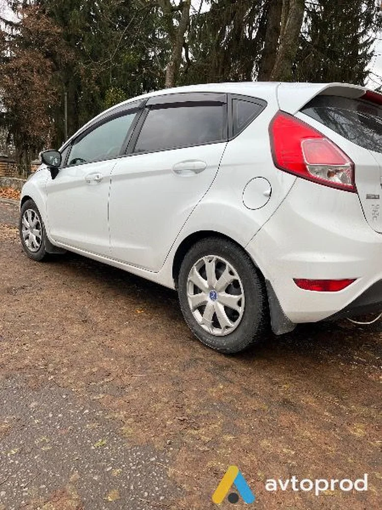 Фото 4 - Ford Fiesta 2013