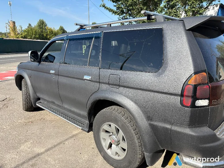 Photo 4 - Mitsubishi Pajero 2001