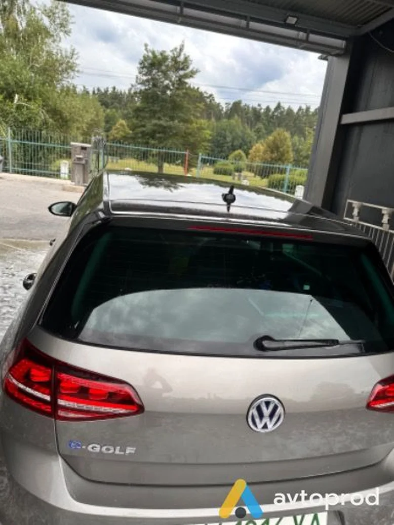 Фото 3 - Volkswagen Golf E 2015
