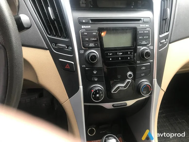 Photo 4 - Hyundai Sonata 2010