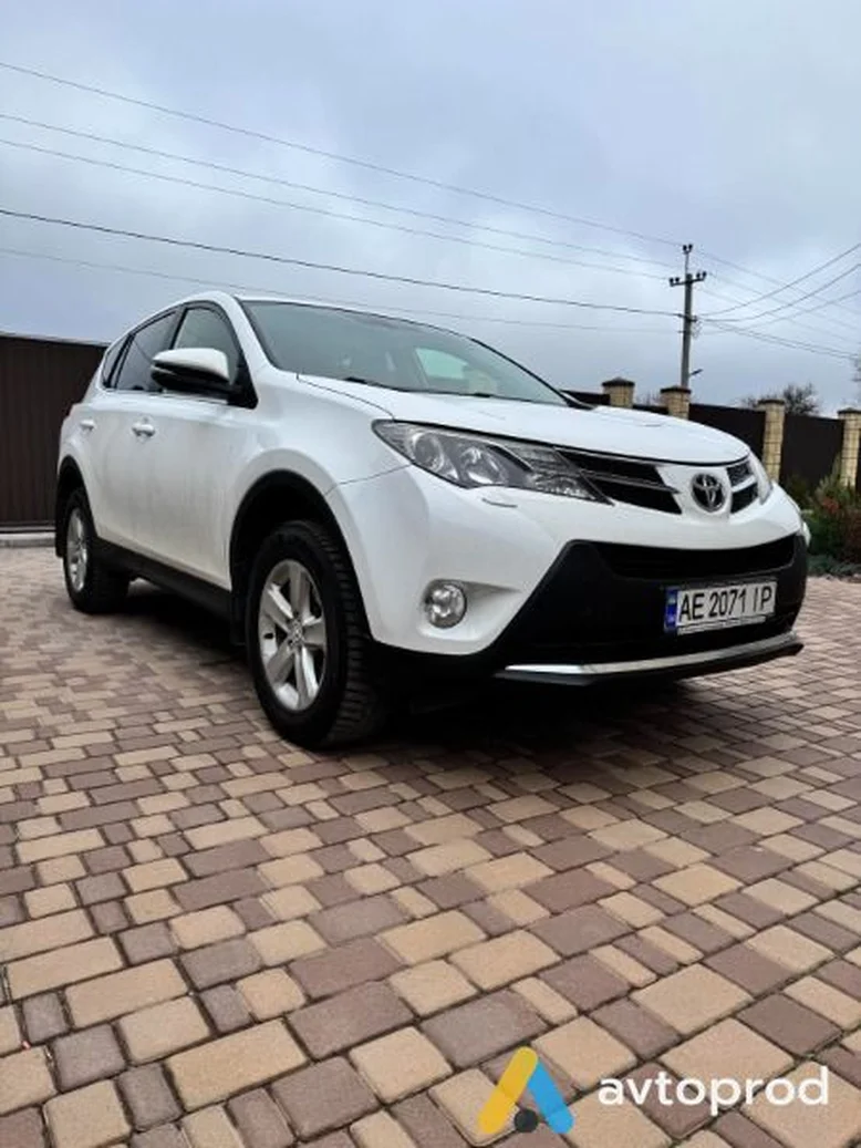 Фото 1 - Toyota RAV 4 2014