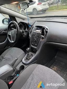 Фото 3 - Opel Astra 2013